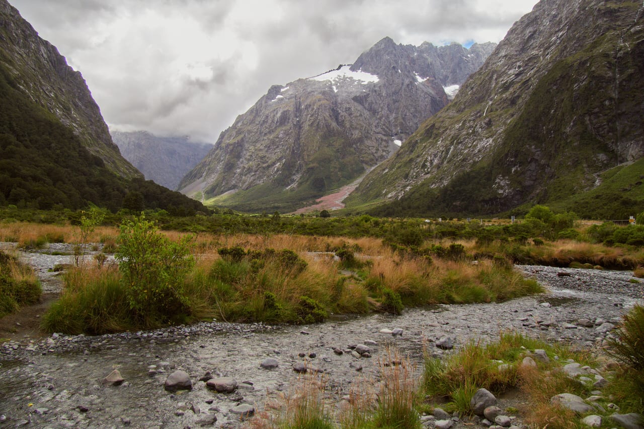 Fiordland et Piopiotahi, Nouvelle-Zélande, fjord et montagne