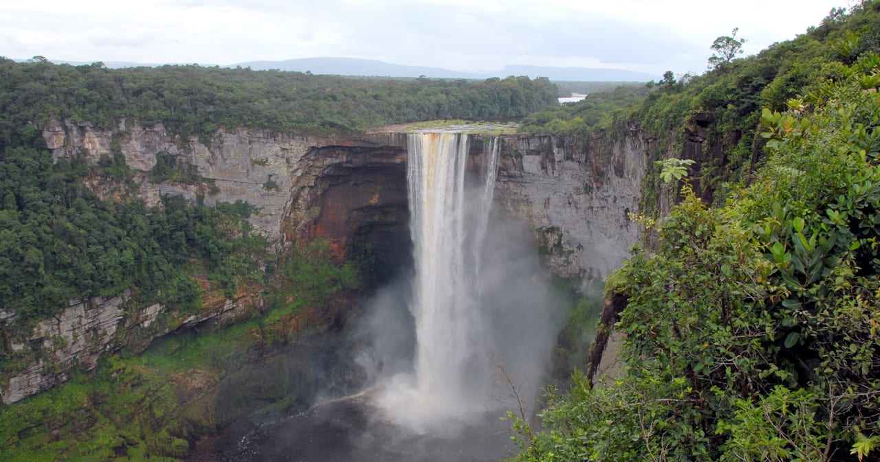 Chutes Kaieteur, Guyana, cascade et canyon