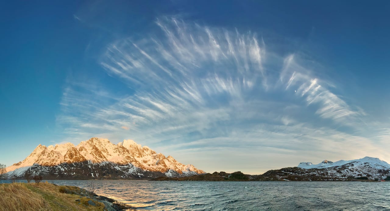 Îles Lofoten, Norvège, ile et montagne