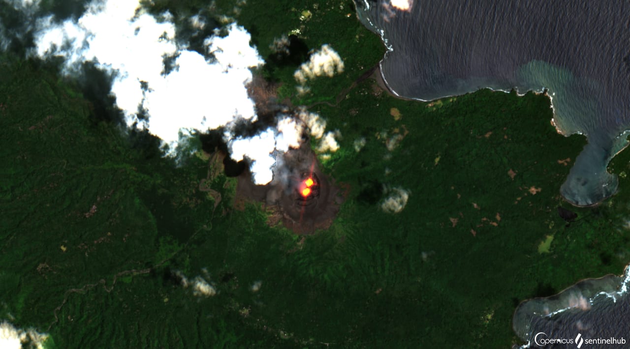 Mont Yasur, Vanuatu, volcan et formation rocheuse