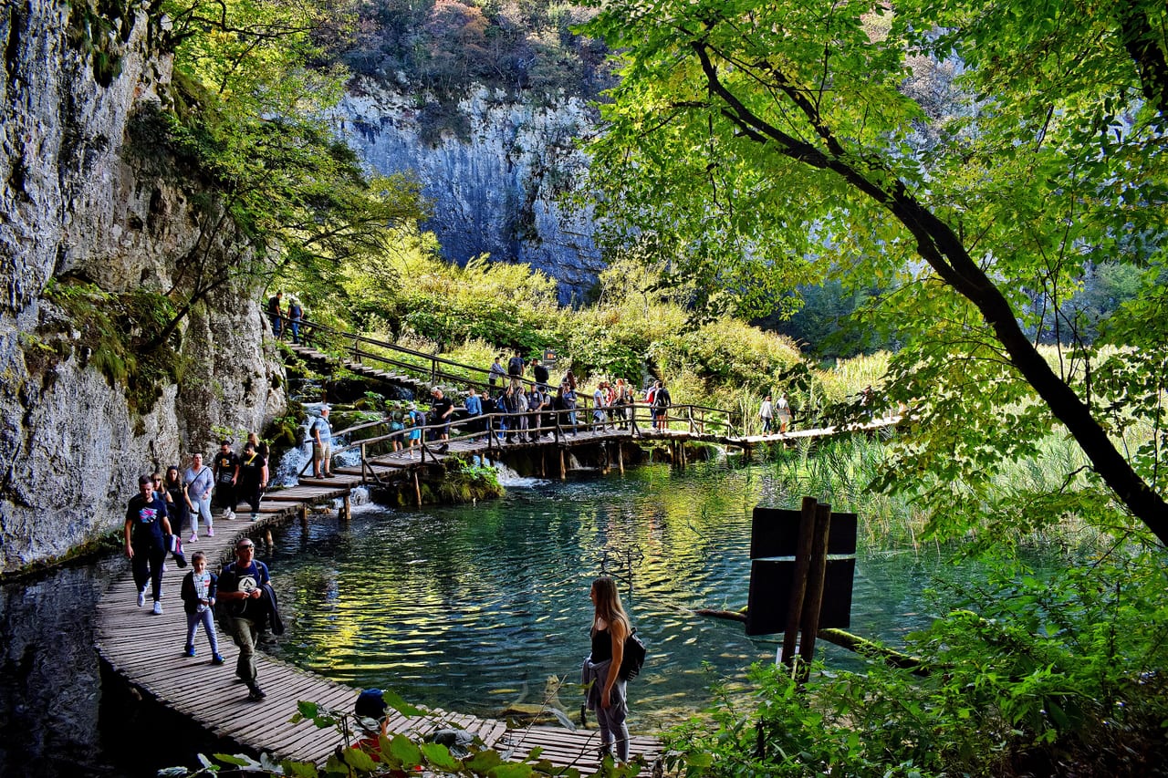 Lacs de Plitvice, Croatie, lac et cascade